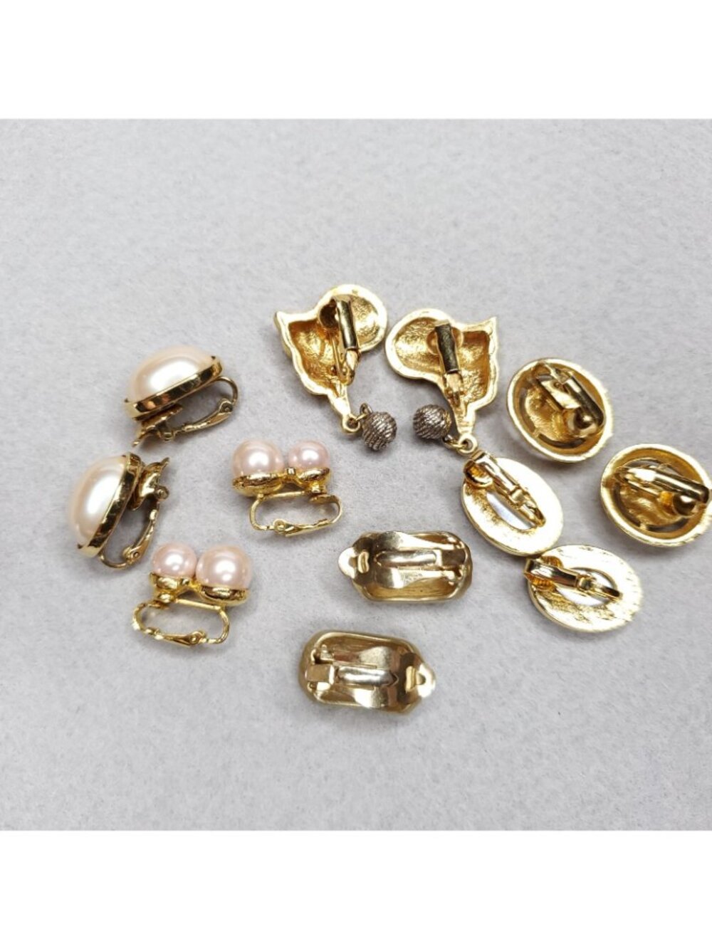 Vintage Clip On Earring Lot Gold Tone Pink White Faux Pearl Kitty Cat MOP 6 pr - Picture 2 of 8